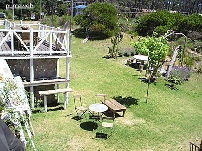 Casa sobre Montoya, La Barra en alquiler y venta a pasitos del agua.